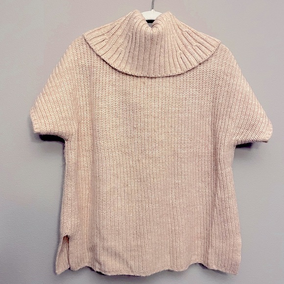 Vineyard Vines Sweater - Picture 2 of 2